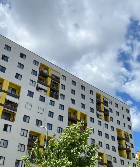 Tirane, jepet me qera ambjent biznesi Kati 0, 86 m² 1.500 € (Grand Gallery)