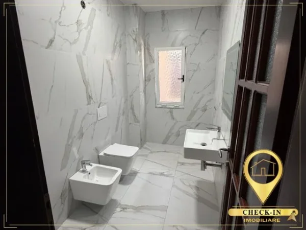 Tirane, jepet me qera zyre Kati 4, 177 m² 1.800 € (Sheshi Wilson)