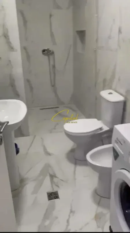 Tirane, jepet me qera apartament 2+1 Kati 7, 75 m² 500 € (5 MAJI)