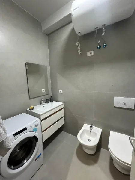 Tirane, jepet me qera apartament 2+1 Kati 5, 100 m² 850 € (Don Bosko)