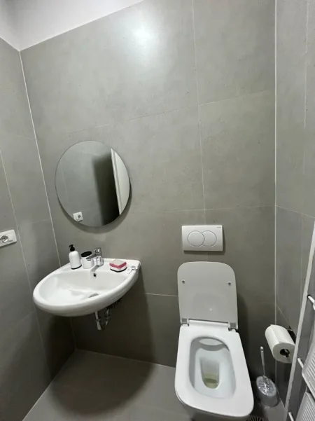 Tirane, jepet me qera apartament 2+1 Kati 5, 100 m² 850 € (Don Bosko)