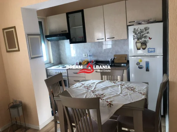 Tirane, jepet me qera apartament 1+1 Kati 4, 400 € 