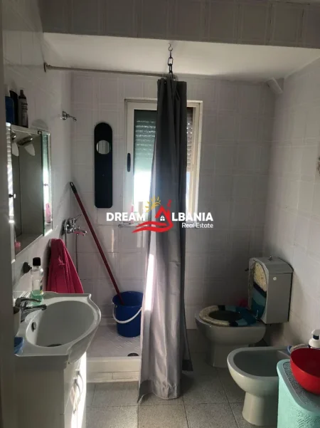 Tirane, jepet me qera apartament 1+1 Kati 4, 400 € 