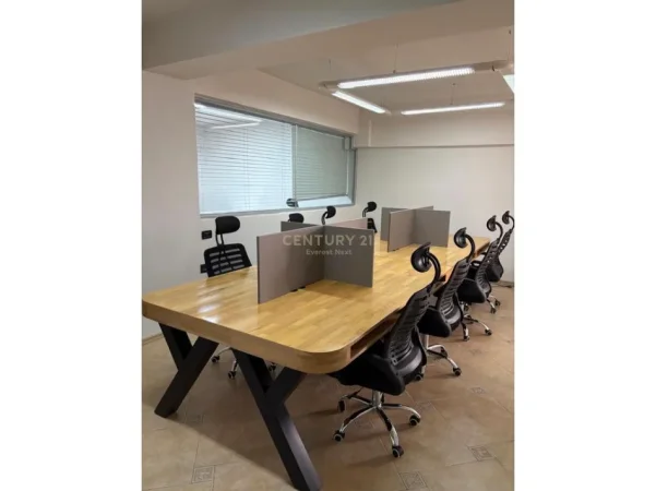Tirane, jepet me qera zyre Kati 2, 156 m² 2.500 € 