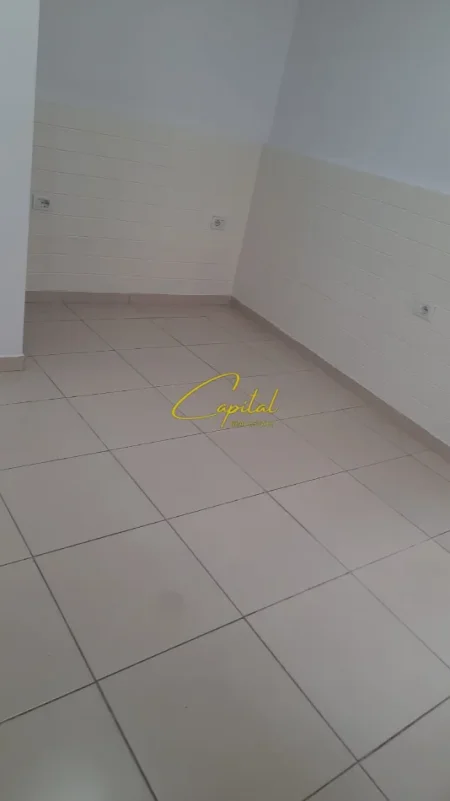 Tirane, jepet me qera dyqan Kati 0, 15 m² 250 € (RRUGA FORTUZI)
