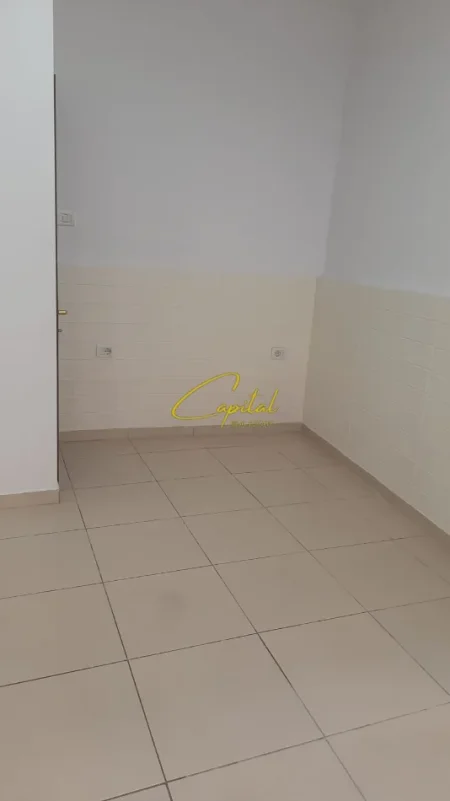 Tirane, jepet me qera dyqan Kati 0, 15 m² 250 € (RRUGA FORTUZI)