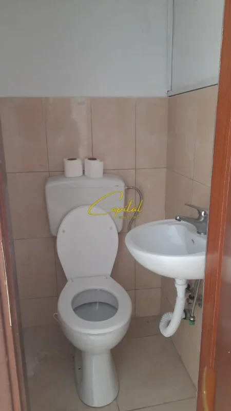 Tirane, jepet me qera dyqan Kati 0, 15 m² 250 € (RRUGA FORTUZI)