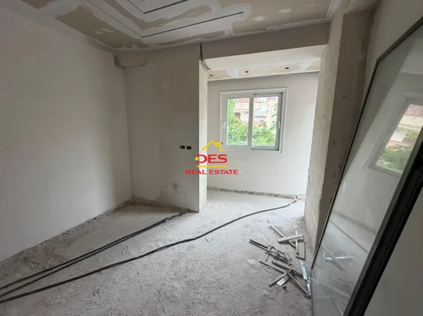 Vlore, shitet apartament 2+1+Ballkon Kati 2, 96 m² (Rruga Fiqirete Musta)