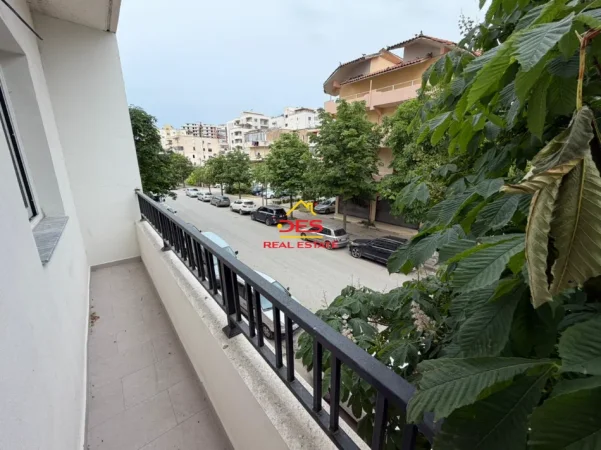 Vlore, shitet apartament 2+1+Ballkon Kati 2, 96 m² (Rruga Fiqirete Musta)