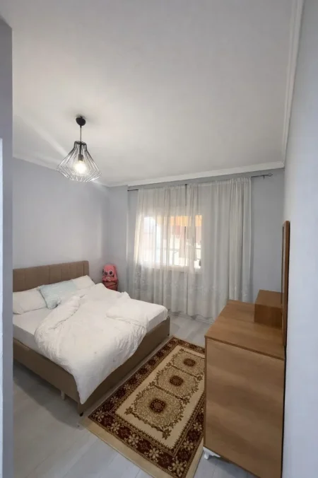 Tirane, jepet me qera apartament 1+1 Kati 1, 70 m² 600 € (Selvia)