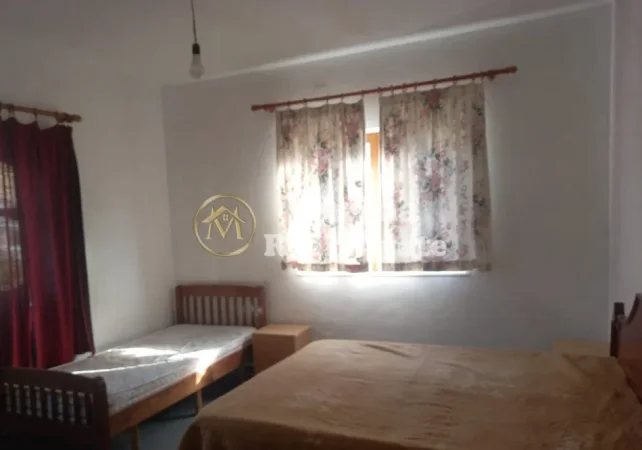 Tirane, jepet me Apartament 3+1, Kati 2, 120 m² 450 € (Tregu Elektrik)