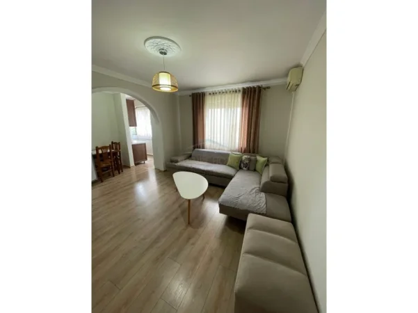 Tirane, jepet me qera apartament 1+1 Kati 6, 53 m² 400 € 