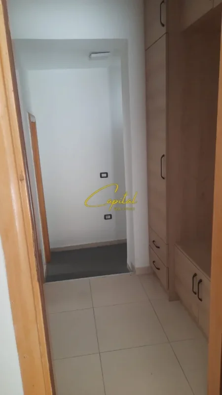 Tirane, jepet me qera apartament 1+1 Kati 1, 60 m² 600 € (RRUGA FORTUZI)
