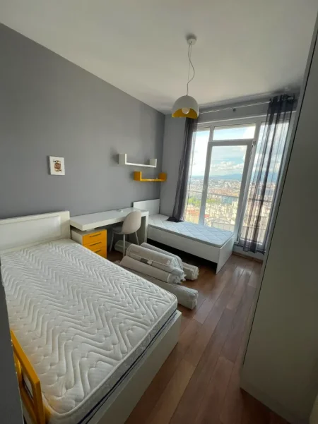 Tirane, jepet me qera apartament 2+1 Kati 4, 100 m² 900 € (Kopshti Botanik)