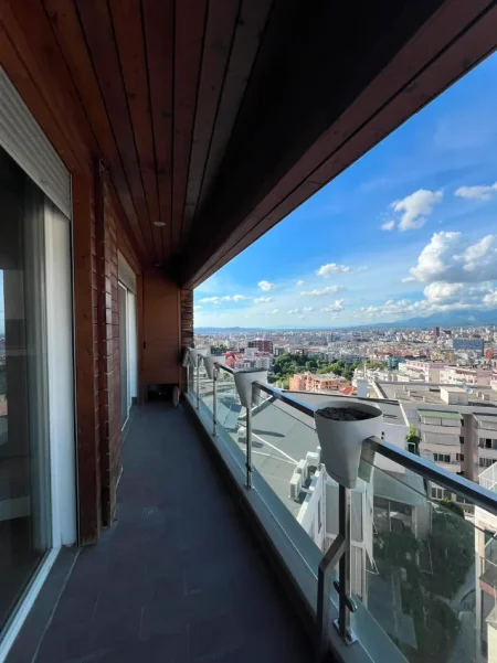 Tirane, jepet me qera apartament 2+1 Kati 4, 100 m² 900 € (Kopshti Botanik)