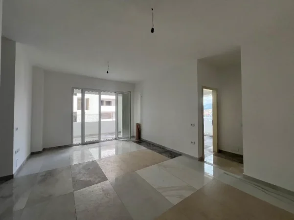 Tirane, shitet apartament 2+1+Ballkon Kati 4, 115 m² 12.800.000 € (rruga Kastriotet)