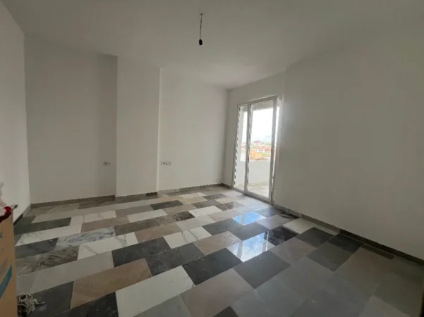Tirane, shitet apartament 2+1+Ballkon Kati 4, 115 m² 12.800.000 € (rruga Kastriotet)