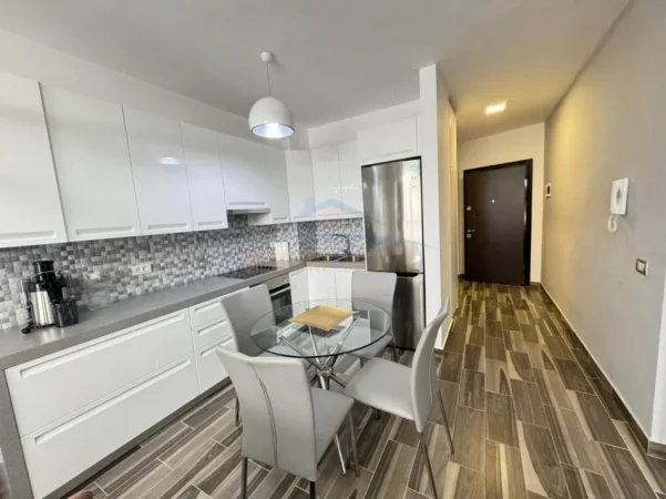 Tirane, jepet me qera apartament 1+1 Kati 3, 65 m² 550 € (LIQENI I THATE , RRUGA PETI)