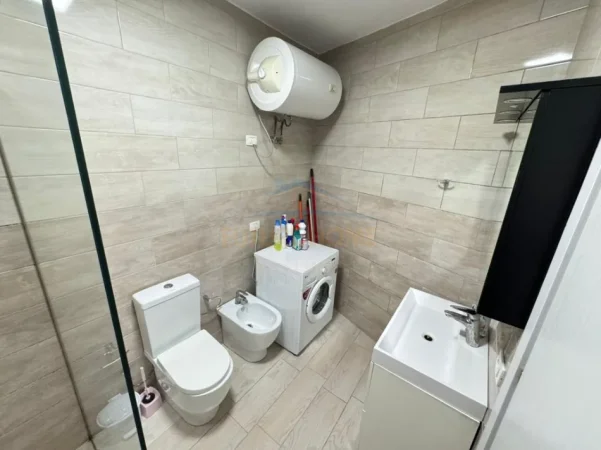 Tirane, jepet me qera apartament 1+1 Kati 3, 65 m² 550 € (LIQENI I THATE , RRUGA PETI)
