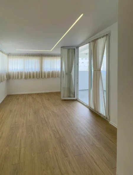 Tirane, shitet apartament 1+1 , 73 m² 112.500 € (Fresk)