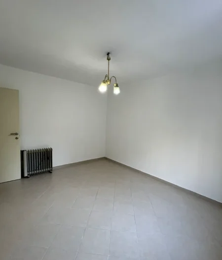 Tirane, jepet me qera zyre , 80 m² 720 € (21 Dhjetori)