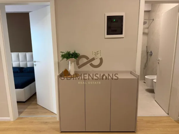 Tirane, jepet me qera apartament 1+1+Ballkon Kati 3, 60 m² 450 € (ali demi)