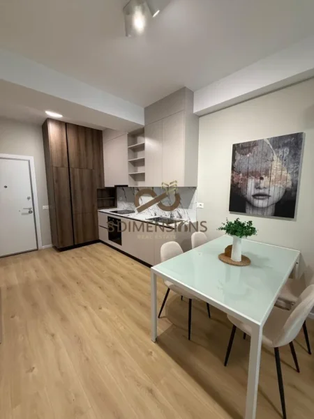 Tirane, jepet me qera apartament 1+1+Ballkon Kati 3, 60 m² 450 € (ali demi)