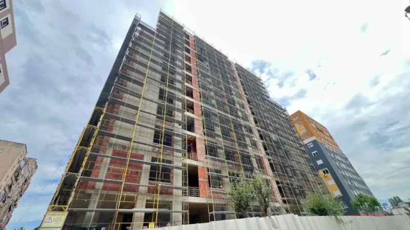 SHITET : 1+1 +1 Post Parkimi🅿️📍Ish Fusha e Aviacionit (Rr.Dritan Hoxha) - 135,000€ - Sp.74m² - Akses i shpejte drejt zonave kryesore🚀