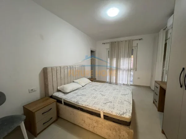 Tirane, jepet me qera apartament 2+1+Ballkon Kati 4, 110 m² 600 € (Ish Dogana)