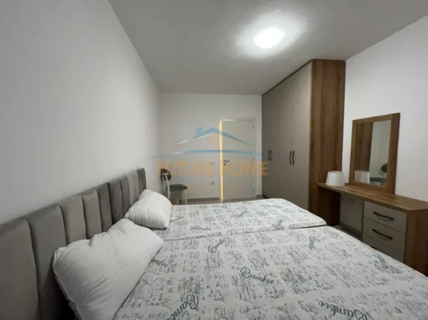 Tirane, jepet me qera apartament 2+1+Ballkon Kati 4, 110 m² 600 € (Ish Dogana)