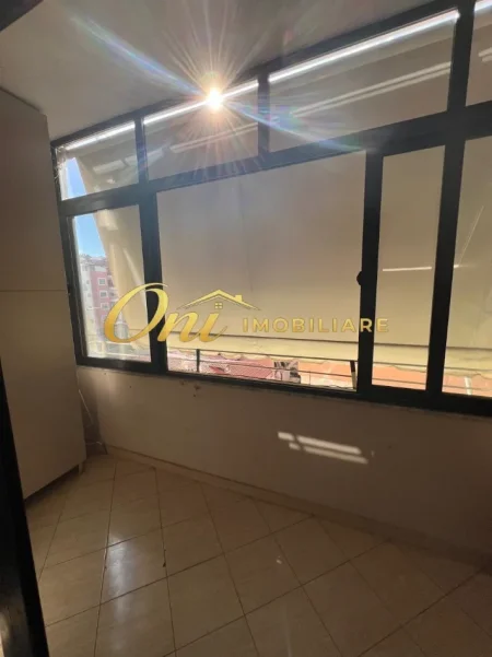Tirane, shitet apartament 2+1 Kati 5, 112 m² 250.000 € (KOMUNA E PARISIT)