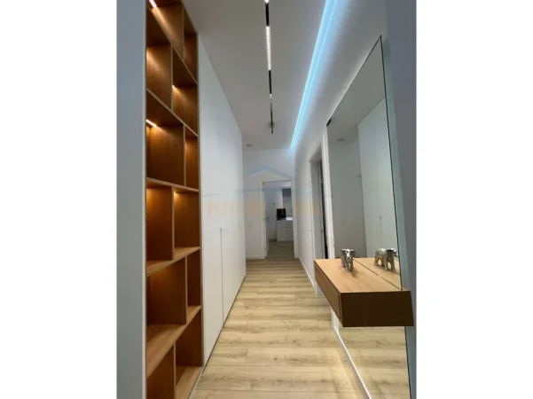 Tirane, jepet me qera apartament 2+1 Kati 5, 110 m² 1.200 € (KOPSHTI BOTANIK)