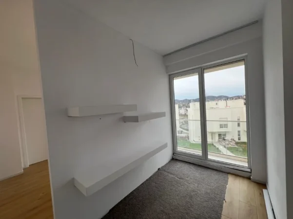 Tirane, jepet me qera Vile 3 Katshe Kati 3, 190 m² 1.300 € (REZIDENCA ABA)