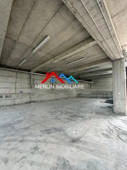 Tirane, jepet me qera ambjent biznesi Kati 0, 205 m² 1.300 € (PEZE-HELMES)