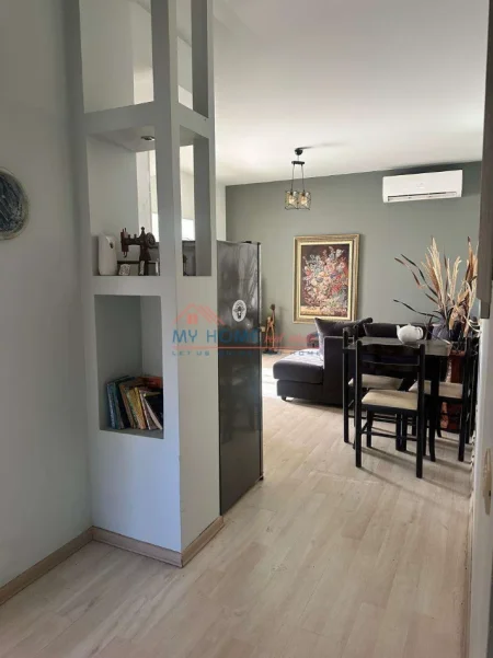 Tirane, jepet me qera apartament 1+1+Ballkon Kati 6, 70 m² 500 € (Rruga Mihal Grameno)