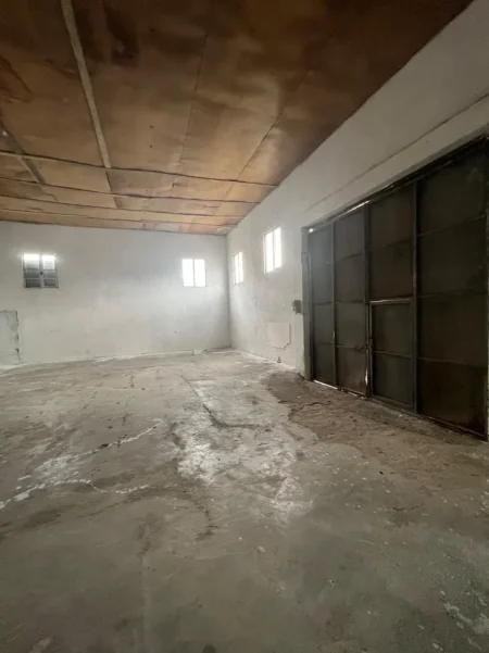 Tirane, jepet me qera magazine , 460 m² 1.800 € (BIRRA KAON)
