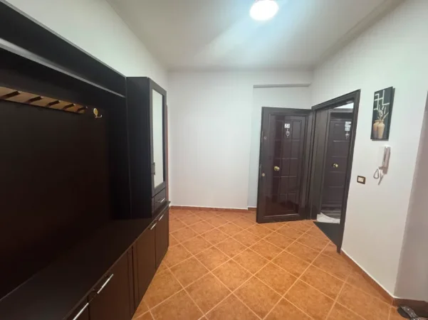 SHITET APARTAMENT 2+1 ,BLVRD MIGJENI, PRANE NELA 6
