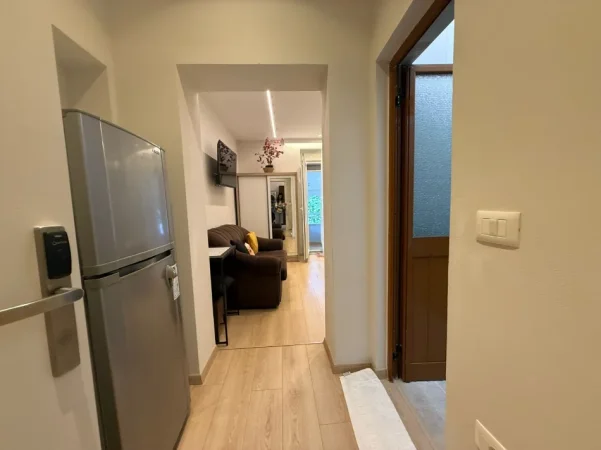 Tirane, jepet me qera garsonier 1+1 Kati 4, 33 m² 500 € (Rruga Myslym Shyri)