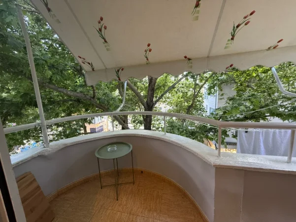 Tirane, jepet me qera garsonier 1+1 Kati 4, 33 m² 500 € (Rruga Myslym Shyri)