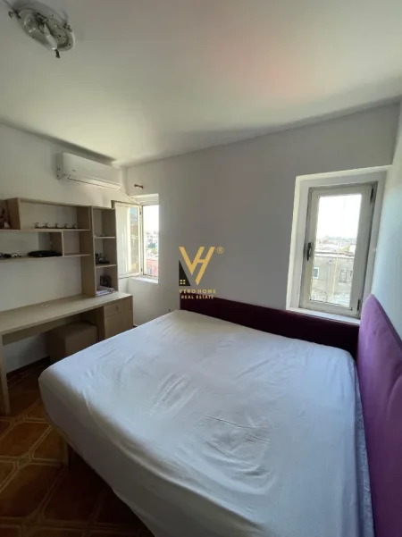 Tirane, jepet me qera apartament 2+1+Ballkon Kati 5, 85 m² 600 € (RRUGA FERIT XHAJKO)
