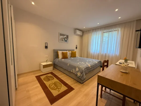 Tirane, jepet me qera apartament 1+1+Ballkon Kati 4, 57 m² 750 € (Rruga Myslym Shyri)