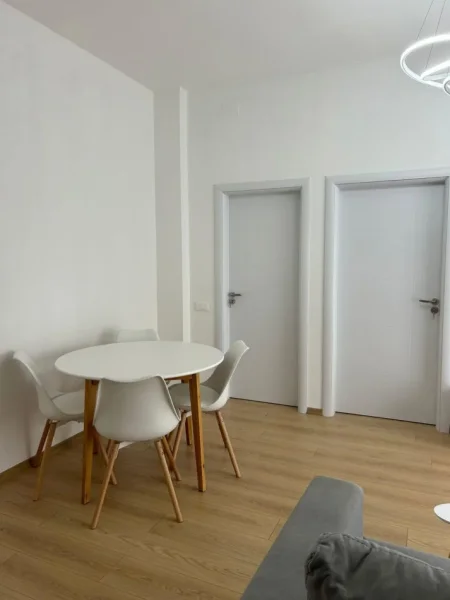 Tirane, jepet me qera apartament 1+1 Kati 3, 60 m² 450 € (Ali Demi)