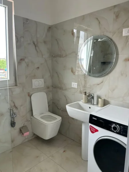 Tirane, jepet me qera apartament 1+1 Kati 3, 60 m² 450 € (Ali Demi)