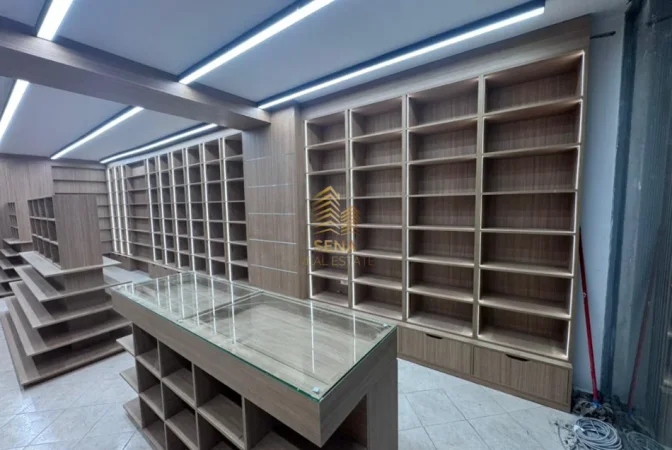 Tirane, jepet me qera ambjent biznesi Kati 0, 54 m² 1.600 € (Qender)