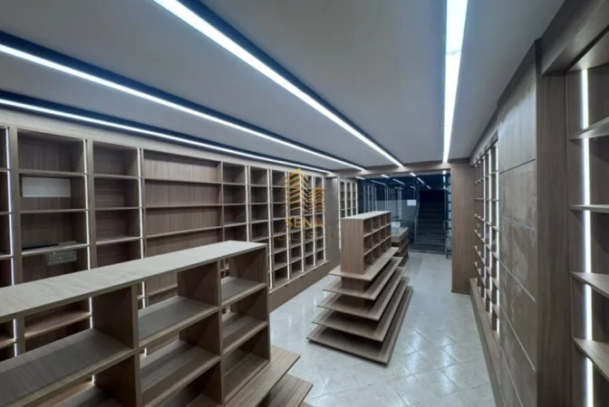 Tirane, jepet me qera ambjent biznesi Kati 0, 54 m² 1.600 € (Qender)