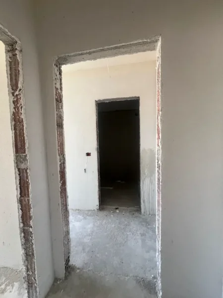 Tirane, shitet apartament 1+1+Ballkon Kati 3, 70 m² 110.000 € (Porcelan, rrethi i Klanit)