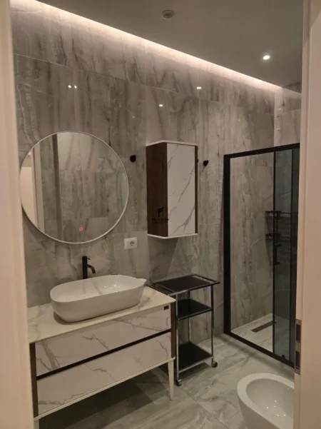 Tirane, jepet me qera apartament 2+1 Kati 3, 102 m² 900 € (JORDAN MISJA)