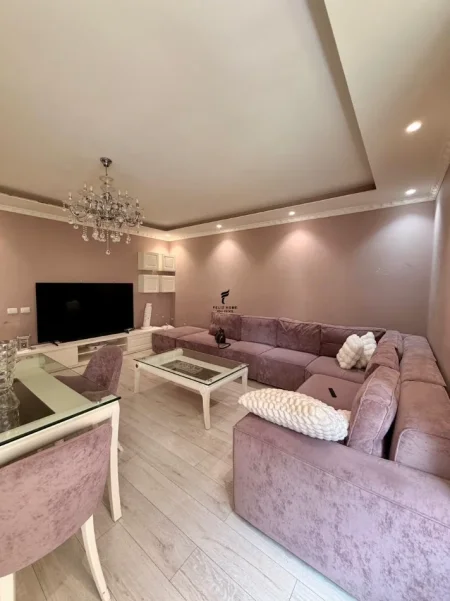 Tirane, shitet apartament 3+1 Kati 2, 120 m² 363.000 € (KOMUNA E PARISIT)