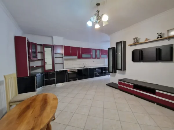 Tirane, shitet apartament 2+1 Kati 1, 93 m² 145.000 € (Astir)