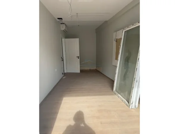 Shqiperi, shitet apartament 1+1+Ballkon Kati 6, 74 m² 144.000 € (5 MAJI)